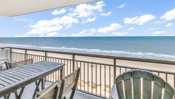 Signature-huoneisto, 2 makuuhuonetta, parveke, valtamerinäköala | Parveke