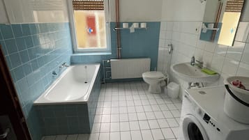 Handtücher, Seife, Toilettenpapier