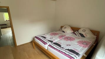 1 bedroom, WiFi, bed sheets