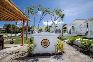 Fachada de la propiedad