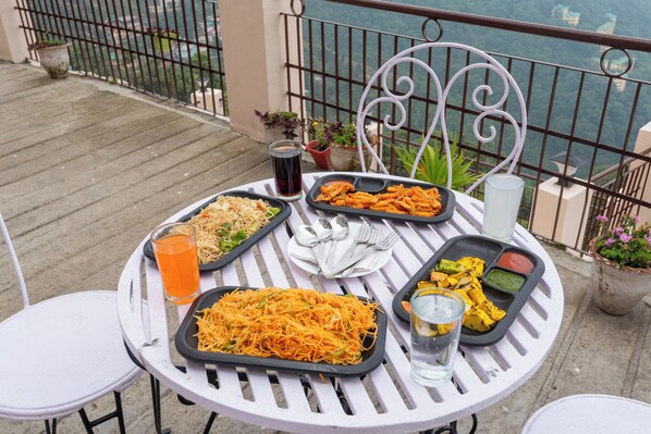 매일 뷔페 아침 식사(1인당 INR 500)