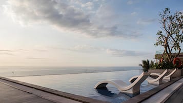 Plage privée, sable blanc, navette gratuite vers la plage