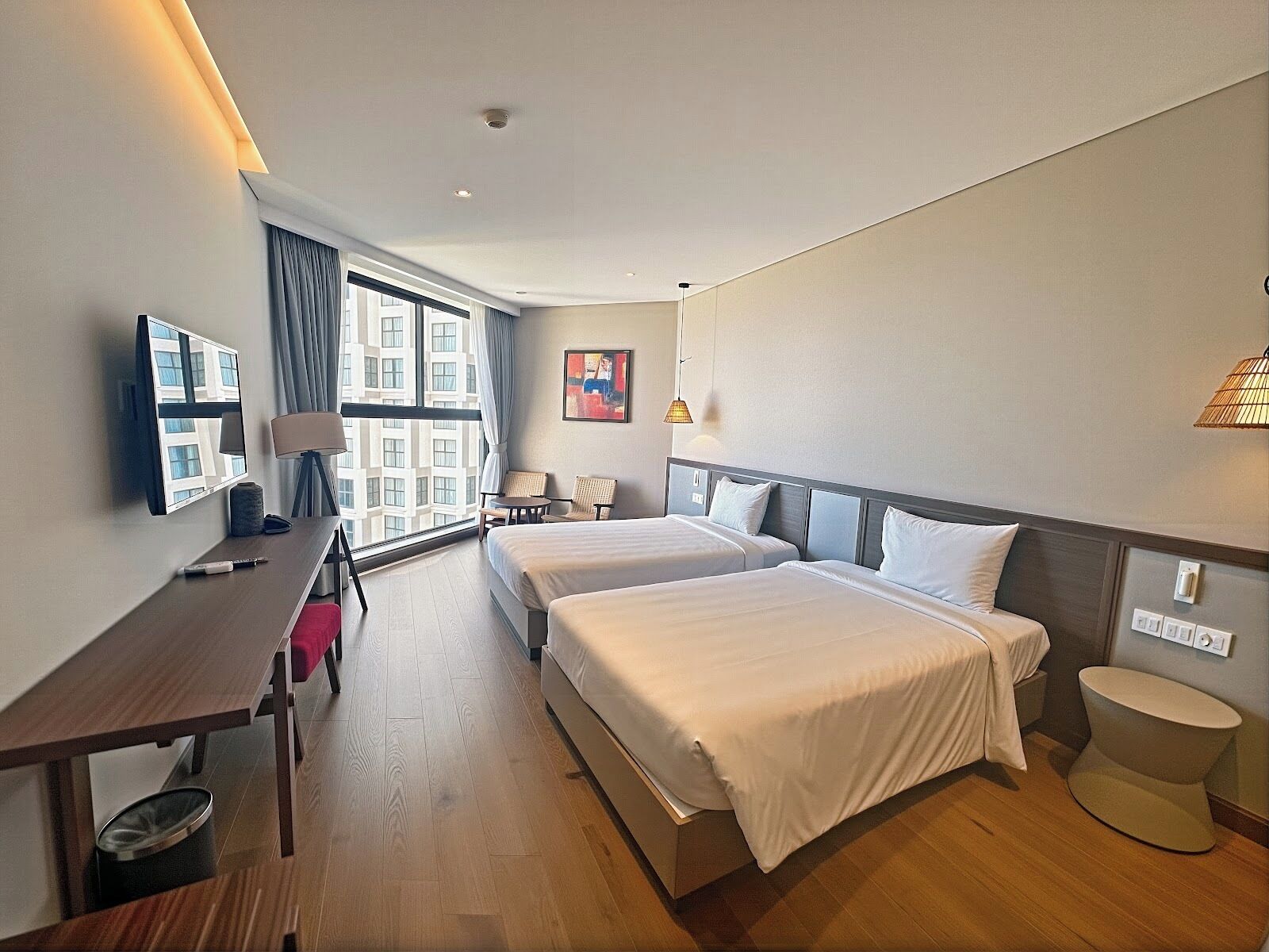 Studio Executive - 2 enkelsängar - utsikt mot trädgården | Bäddmadrasser, minibar, värdeförvaringsskåp på rummet och skrivbord