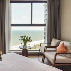 Chambre Quadruple Exécutive, vue océan | Vue sur la plage/l’océan