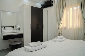 3 chambres, fer et planche Ă repasser, Wi-Fi, draps fournis