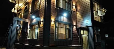 Fachada de la propiedad