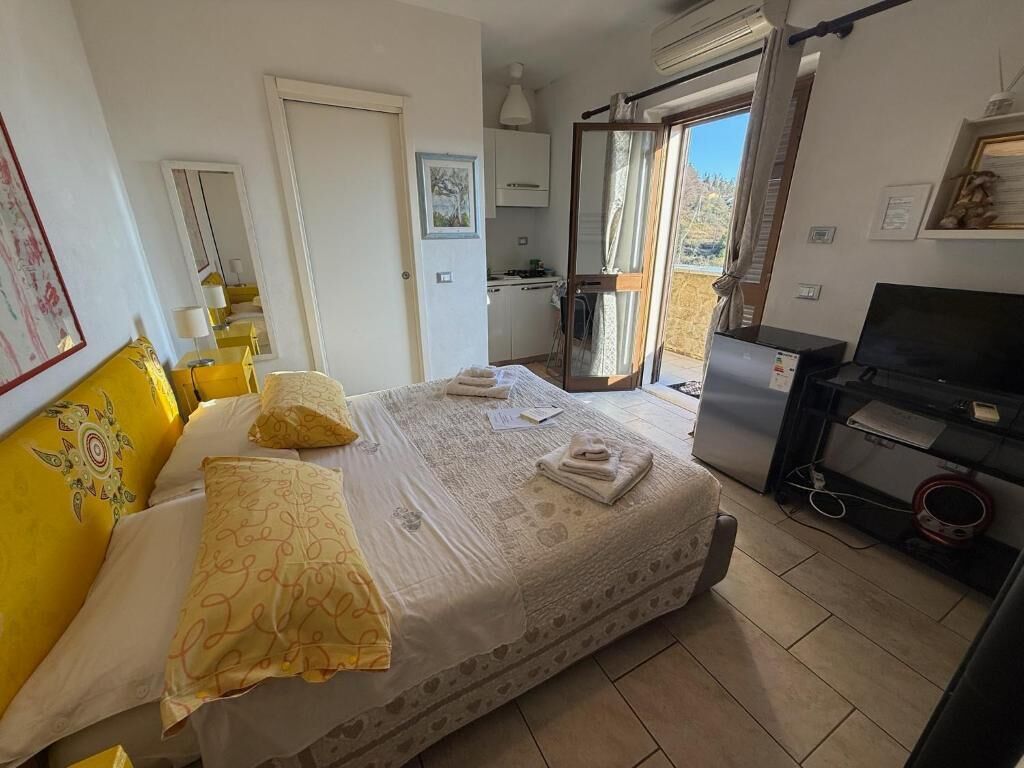 Classic Quadruple Room | Minibar, free WiFi