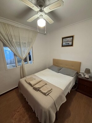2 bedrooms, iron/ironing board, free WiFi, bed sheets