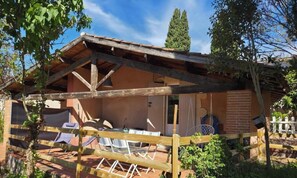 Terrace/patio - Lou Pichoun - Private Jacuzzi & Vineyards (Gaillac)