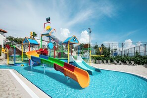 Indoor pool, seasonal outdoor pool, pool umbrellas, pool loungers - SEALİGHT RESORT HOTEL (Aydin)