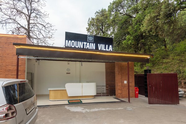 Front of property - Mountain Villa Mussoorie  (Mussoorie)