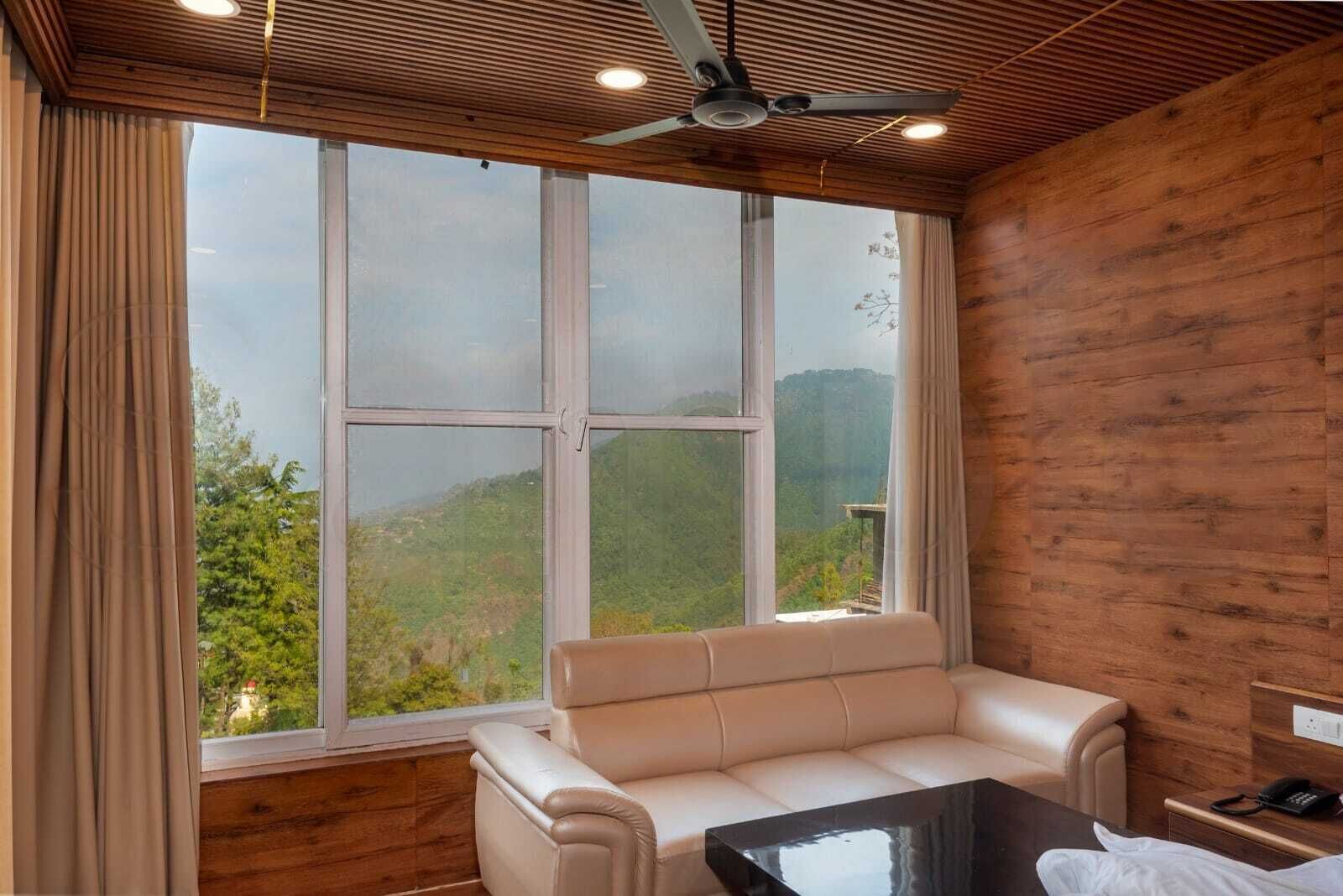 Iron/ironing board, free WiFi