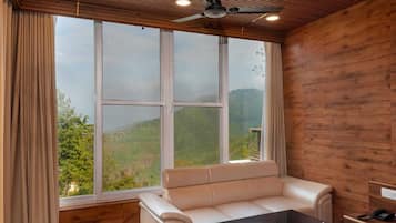 Premium Room | Iron/ironing board, free WiFi