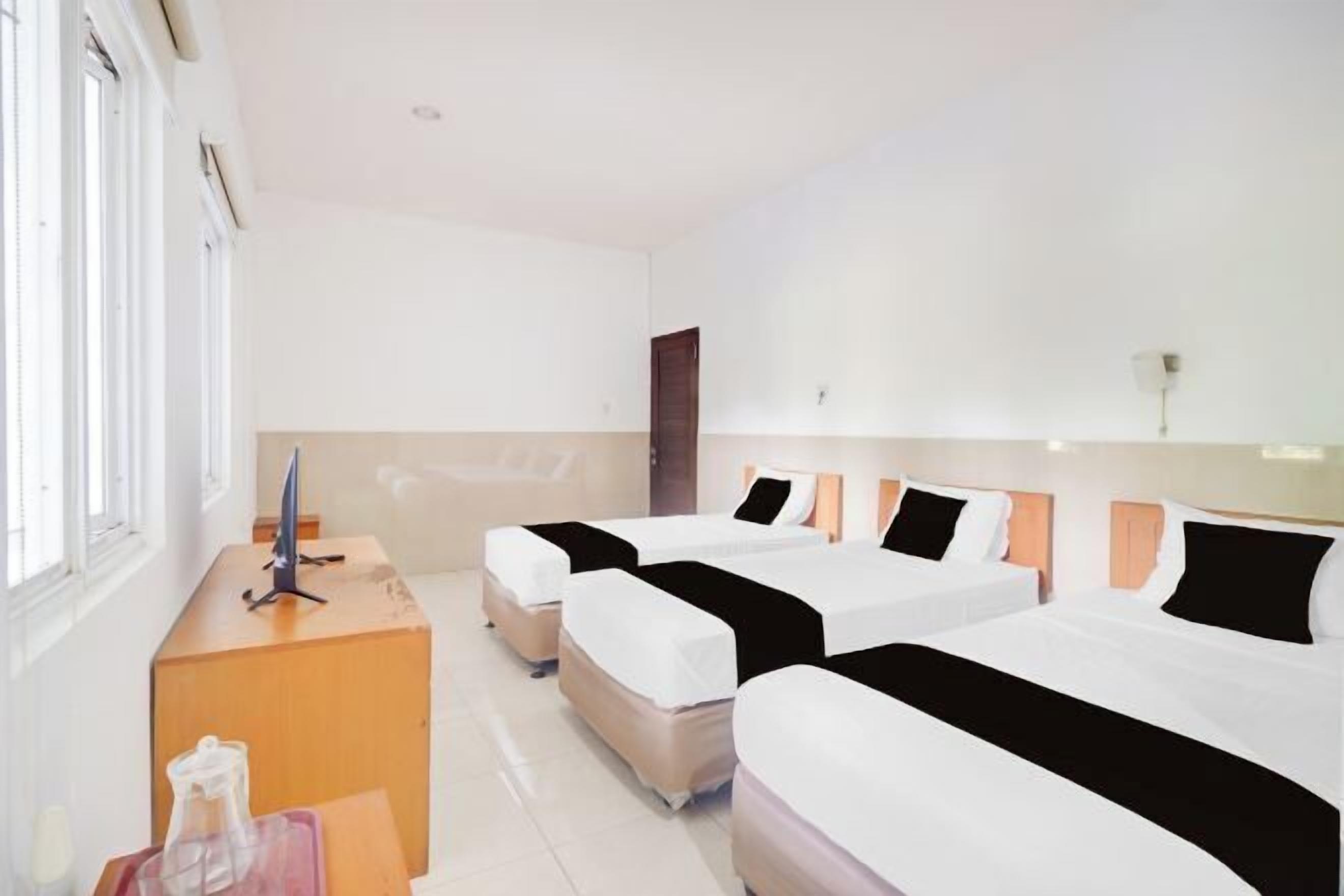 Free WiFi, bed sheets