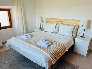 3 bedrooms, iron/ironing board, WiFi, bed sheets - Villa- Sun and Mountain, Sa Murtera (Campanet)