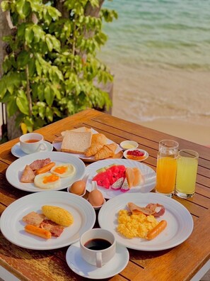 Free daily local cuisine breakfast - Aqua Beads Samed (Rayong)
