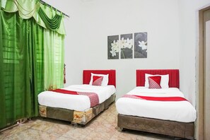 Desk, free WiFi, bed sheets