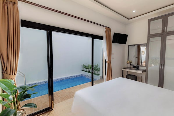 Deluxe Villa, 1 Bedroom, Pool View | Balcony view