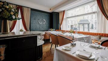 Free daily full breakfast