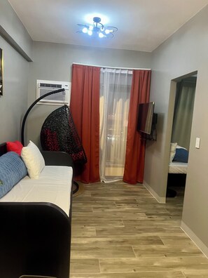 1 bedroom, desk, iron/ironing board, WiFi