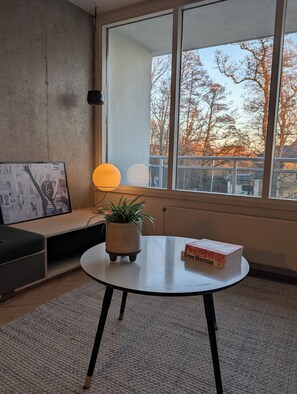 Appartement, 1 chambre, balcon, vue jardin | Salle de séjour