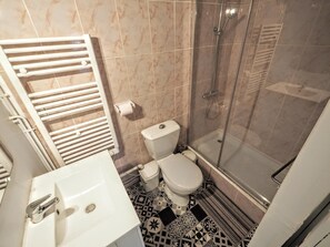 Douche, serviettes fournies