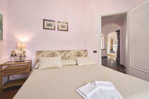 7 chambres, fer et planche à repasser, lit parapluie, Wi-Fi gratuit