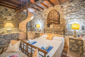 5 bedrooms, iron/ironing board, travel crib, free WiFi