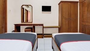 Kamar Twin Standar | Meja kerja, Wi-Fi gratis, dan seprai linen