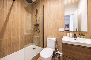 Hair dryer, towels - Appart 4pers#1BedRoom#Mouffetard#Sorbonne (Paris)