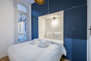 1 chambre, fer et planche à repasser, lit parapluie, Wi-Fi