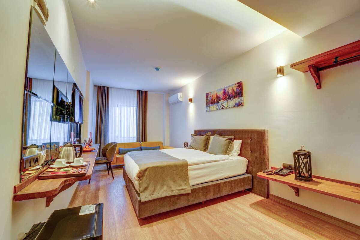 Luxury Double Room, Private Bathroom | Bar mini, ruang kerja komputer riba, Wi-fi percuma, cadar katil