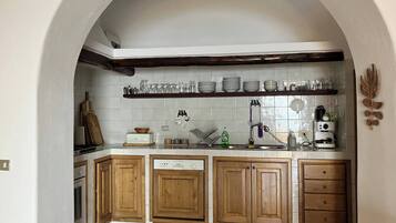 Villa, 2 Bedrooms, Smoking, Balcony | Bahagian dalam