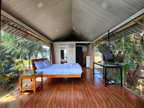 Viceroy Suite | Living area - Shvas Island Resort (Igatpuri)