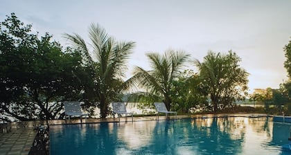 Shvas Island Resort