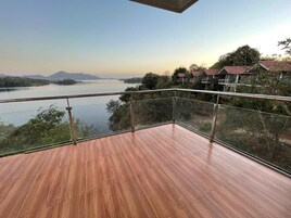 Armani Suite | Soundproofing, free WiFi