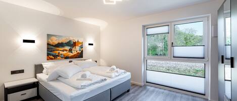 2 chambres, fer et planche à repasser, Wi-Fi, draps fournis