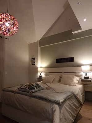 4 chambres, fer et planche à repasser, lit parapluie, Wi-Fi