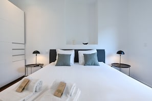 1 bedroom, iron/ironing board, internet, bed sheets