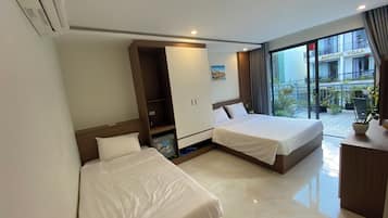 Desk, laptop workspace, iron/ironing board, free WiFi