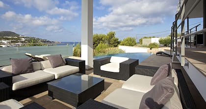My Rental Homes - Villa Bridget with private pool and terraces