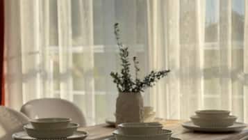 Apartemen Deluks, balkon, pemandangan laut | Area keluarga