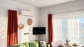 Deluxe Apartment, Balcony, Sea View | 1 bedroom, soundproofing, iron/ironing board, free WiFi