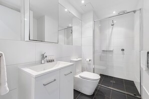 Apartment, 1 Bedroom, Balcony, City View | Bathroom - Swainson on Hindmarsh (Adelaide)