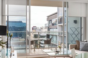 Appartement, 1 chambre, balcon, vue sur la ville | Aire de séjour