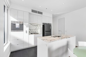 Apartment, 1 Bedroom, Balcony, City View | Private kitchen - Swainson on Hindmarsh (Adelaide)