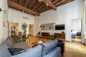 TV - CS Navona / Castel S. Angelo Apartment (Roma)
