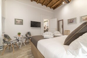 1 habitación, tabla de planchar con plancha y wifi 