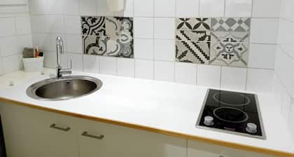 Independent, private guest studio