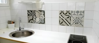 Independent, private guest studio